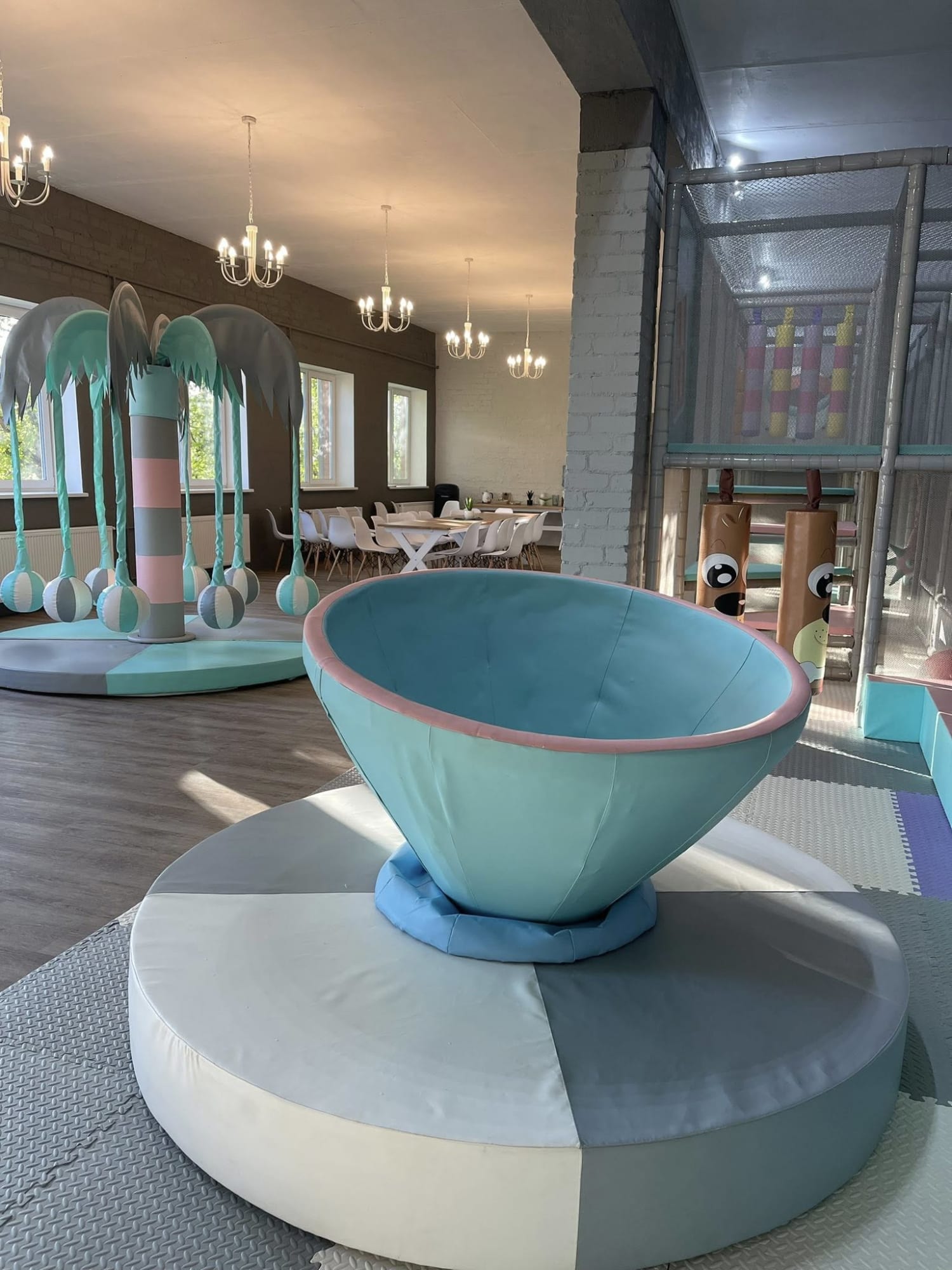 ROLX — Playrooms, Livani