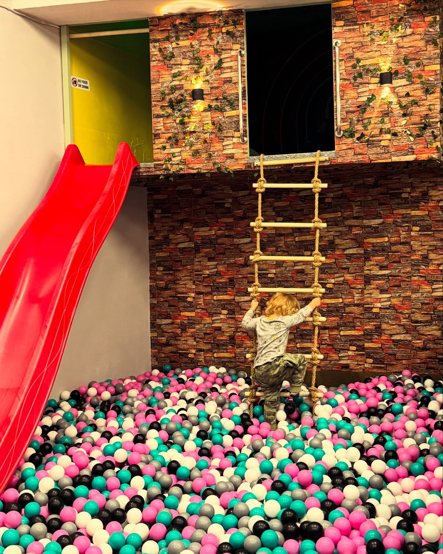 WooW Kids Club — Playrooms, Riga