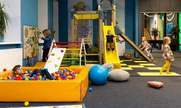Augstāk par zemi — Playrooms, Riga